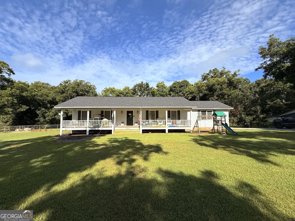 1469 Main ST Comer, GA 30629