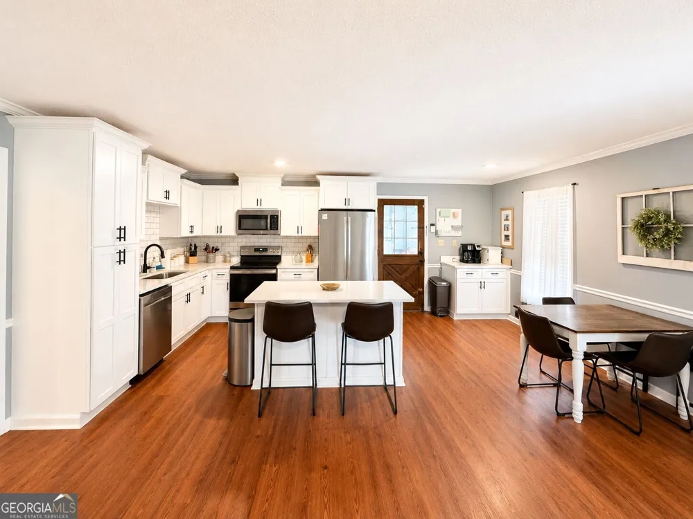 1469 Main ST Comer, GA 30629