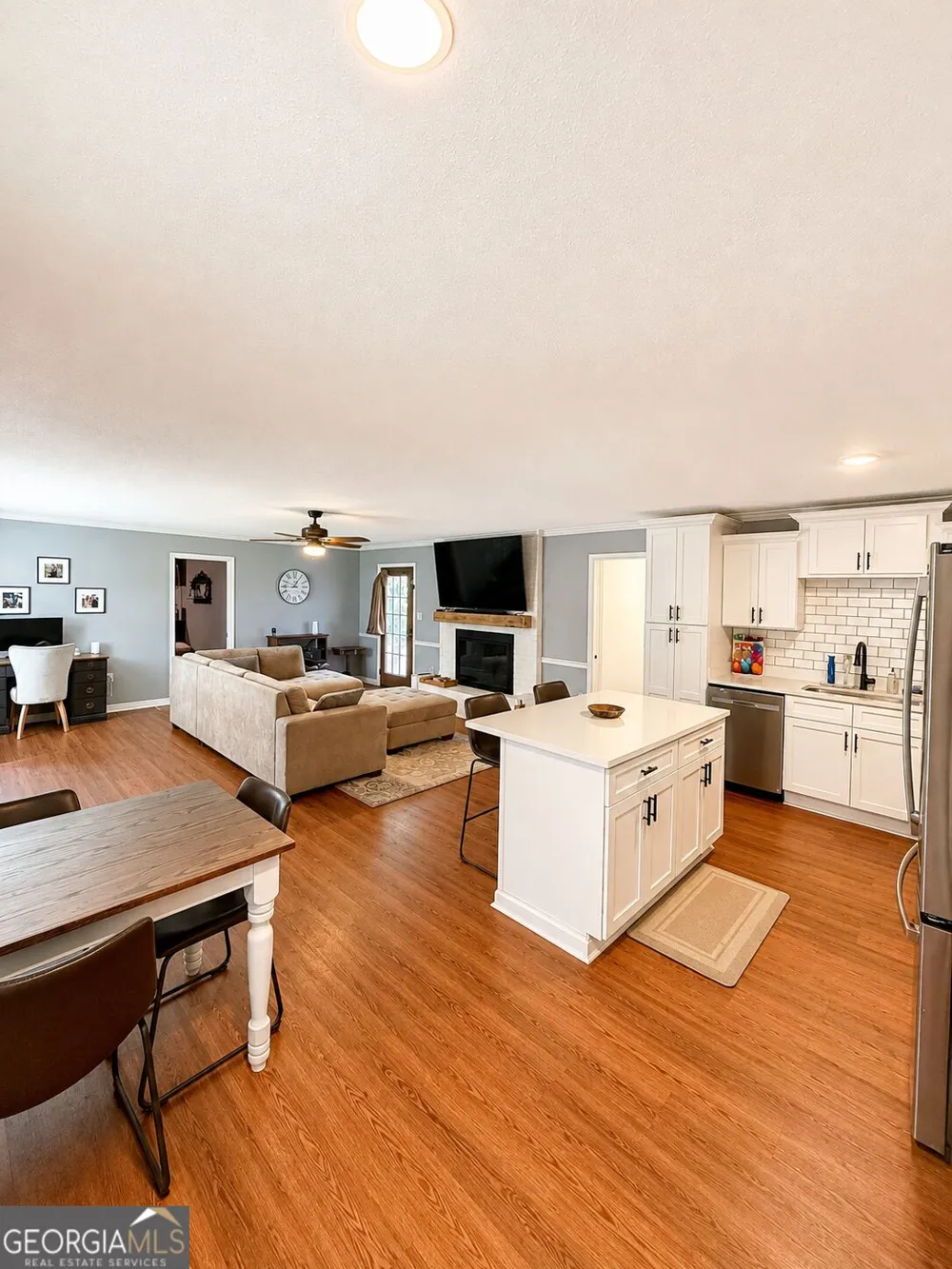 1469 Main ST Comer, GA 30629