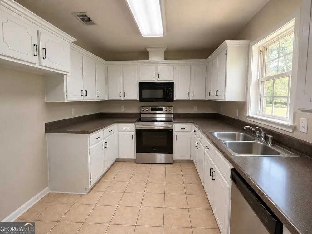 68 Patten AVE Lakeland, GA 31635