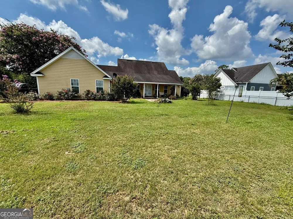 631 Patterson ST Sparks, GA 31647