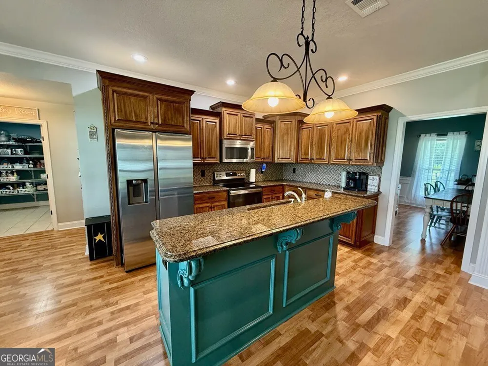 631 Patterson ST Sparks, GA 31647
