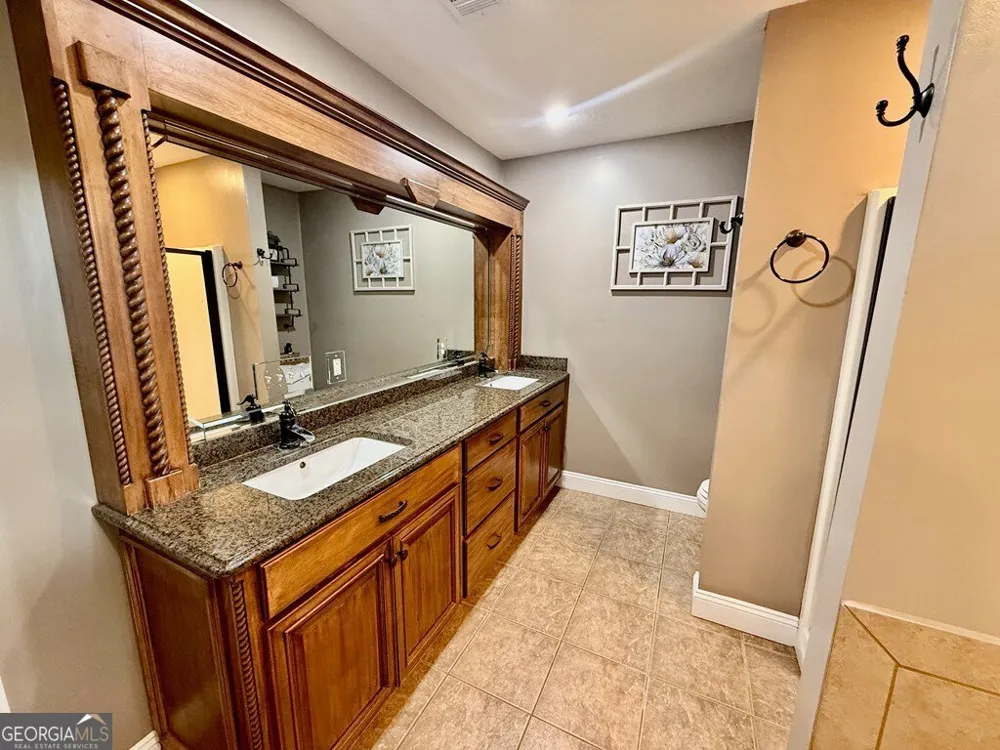 631 Patterson ST Sparks, GA 31647