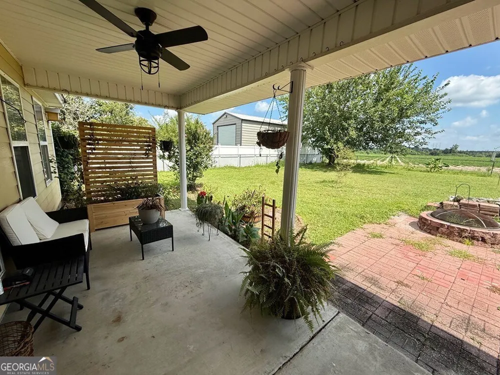 631 Patterson ST Sparks, GA 31647
