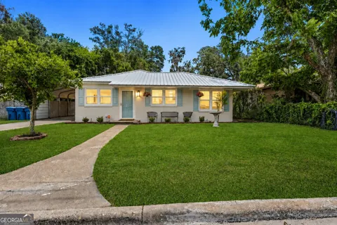1204 4th AVE