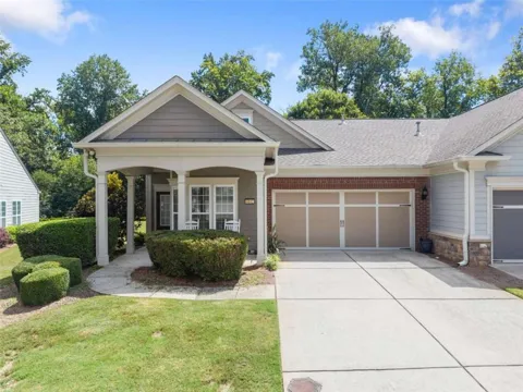 6142 Longleaf Drive