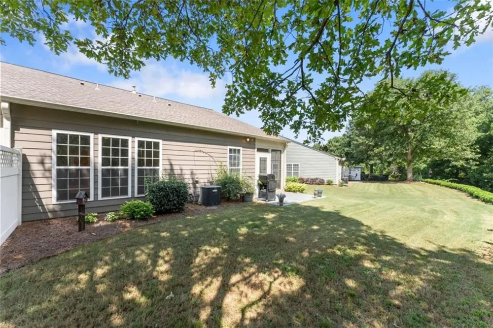 6142 Longleaf Drive Hoschton, GA 30548