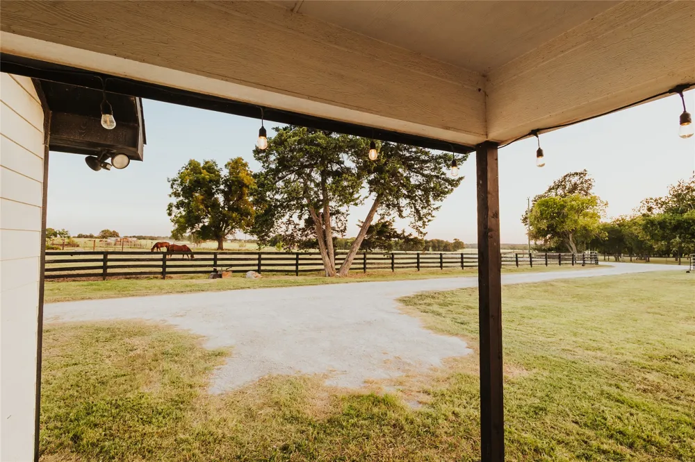 246 Hcr 1450 Covington, TX 76636