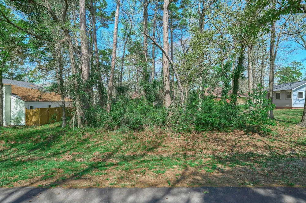 168 Mid Pines Drive Conroe, TX 77304