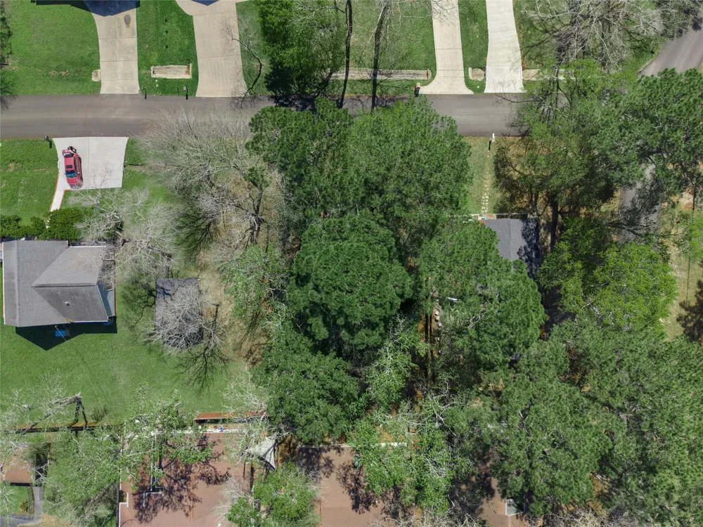 168 Mid Pines Drive Conroe, TX 77304