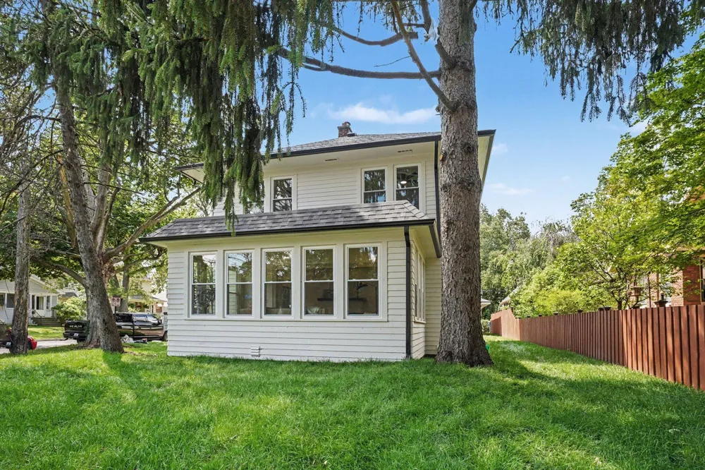 404 Inkster Avenue Kalamazoo, MI 49001