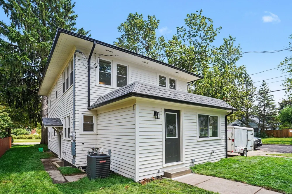 404 Inkster Avenue Kalamazoo, MI 49001