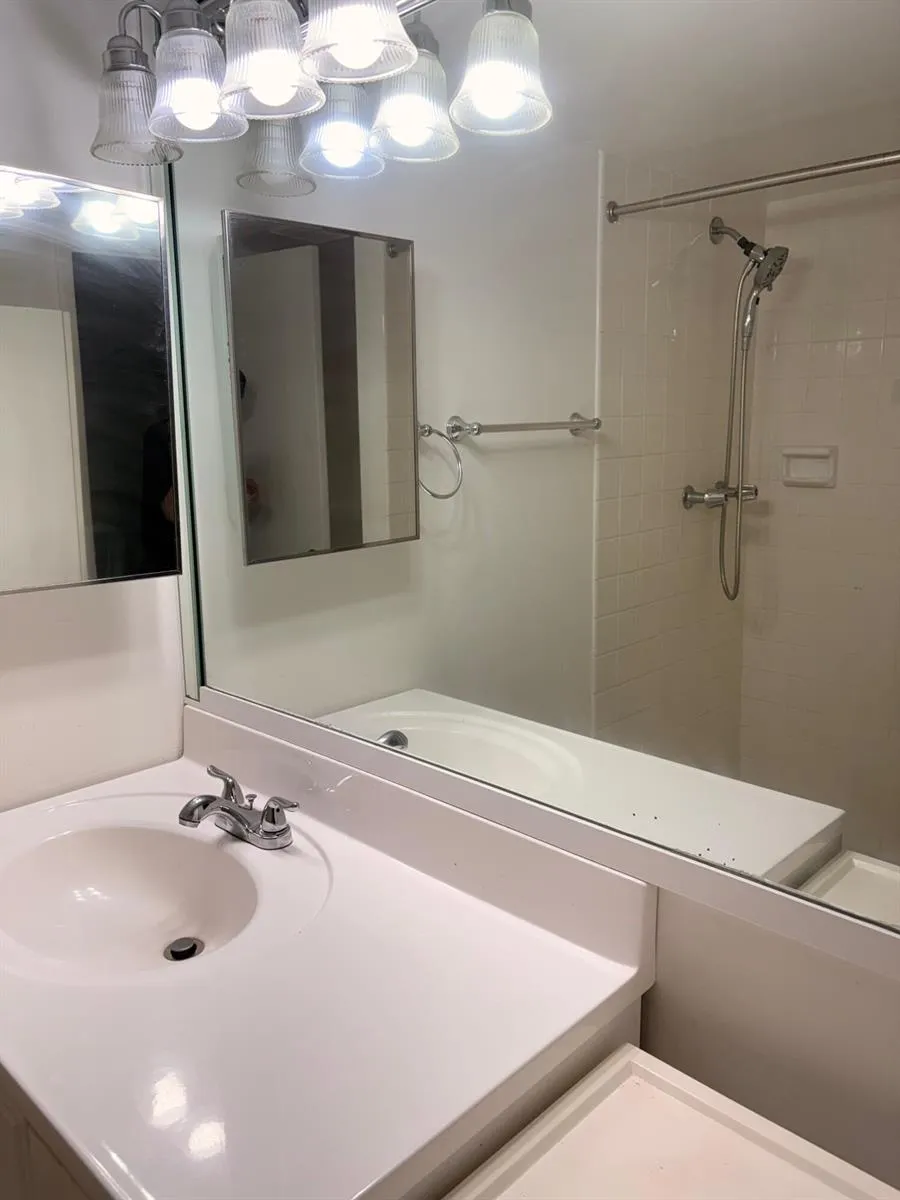 7173 ORANGE DRIVE #220B Davie, FL 33314