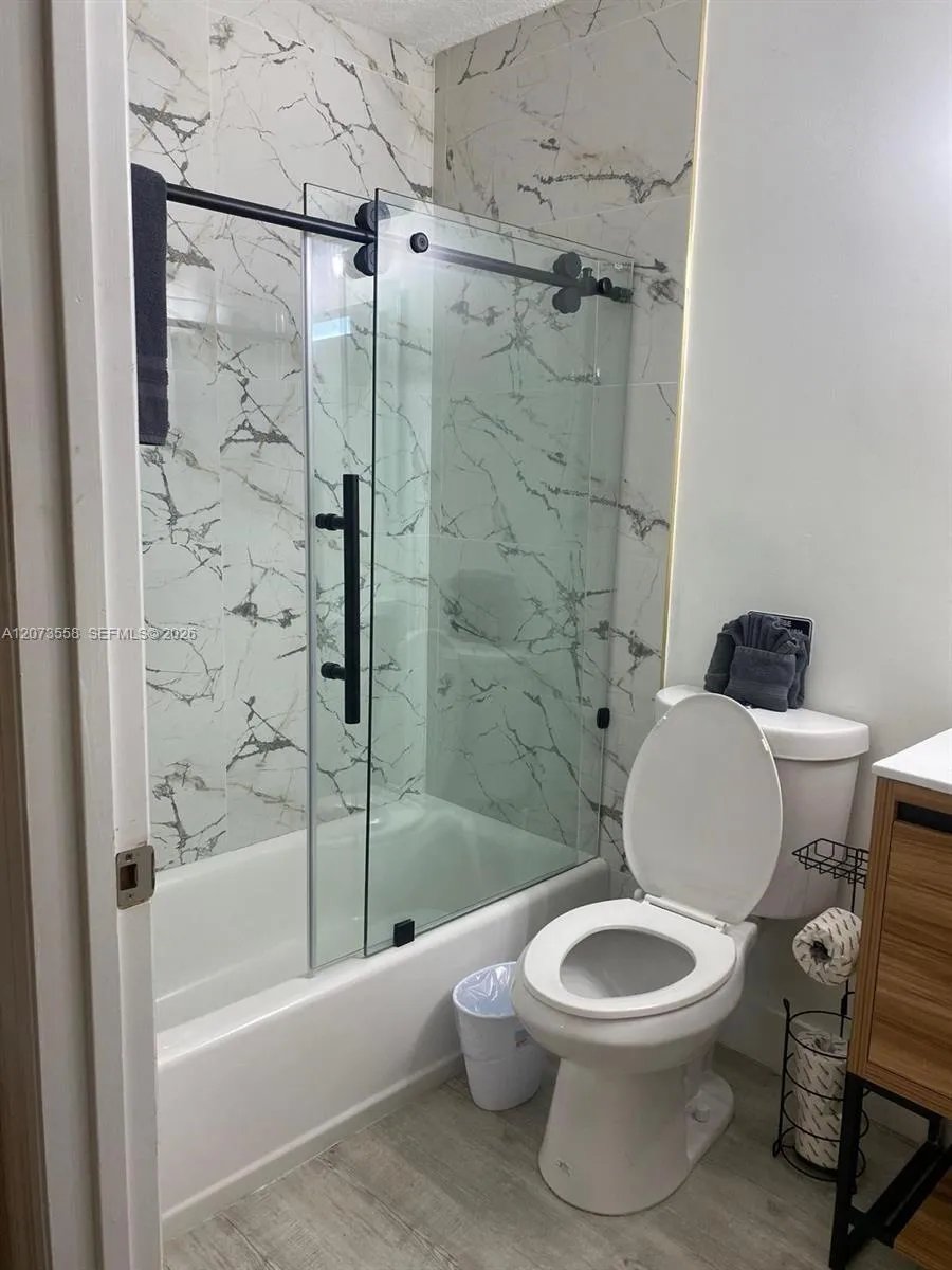 319 Vestavia #B Panama City, FL 32413