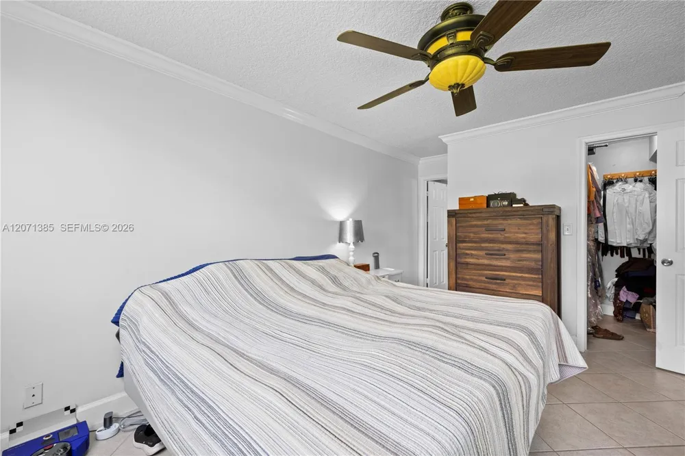 811 S Hollybrook Dr #105 Pembroke Pines, FL 33025