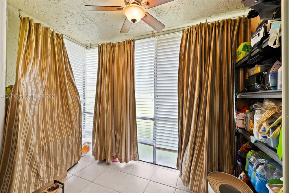 811 S Hollybrook Dr #105 Pembroke Pines, FL 33025