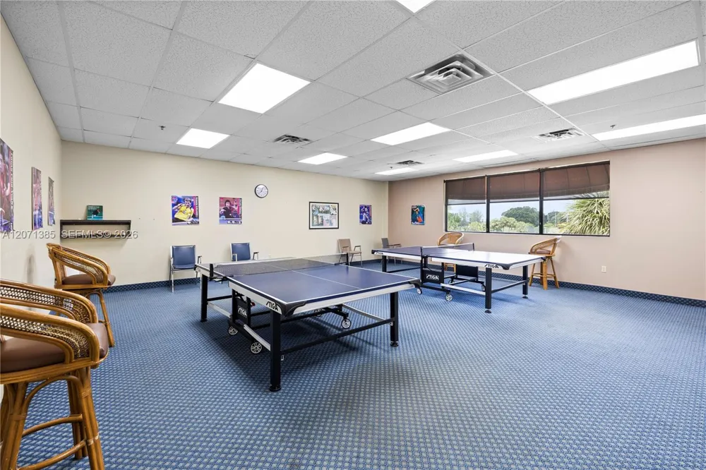 811 S Hollybrook Dr #105 Pembroke Pines, FL 33025