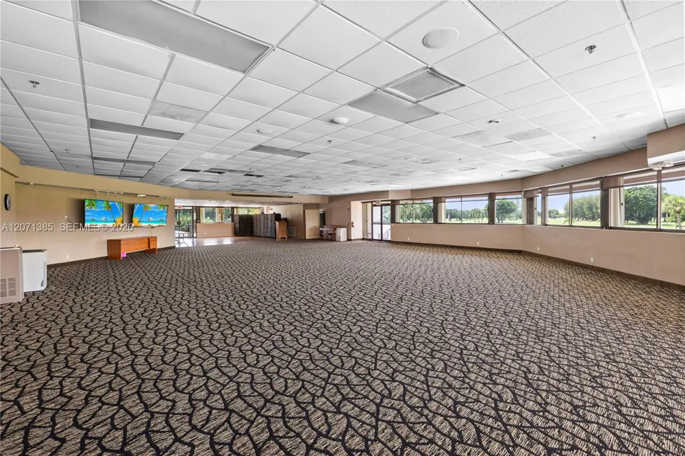 811 S Hollybrook Dr #105 Pembroke Pines, FL 33025