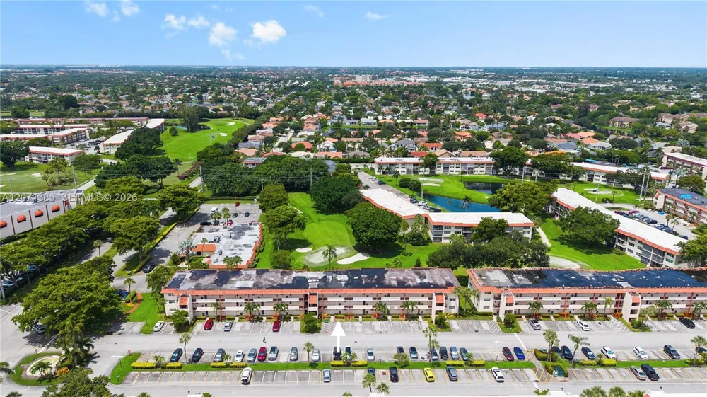 811 S Hollybrook Dr #105 Pembroke Pines, FL 33025