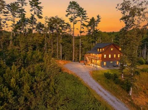 643 Woodstone Trail