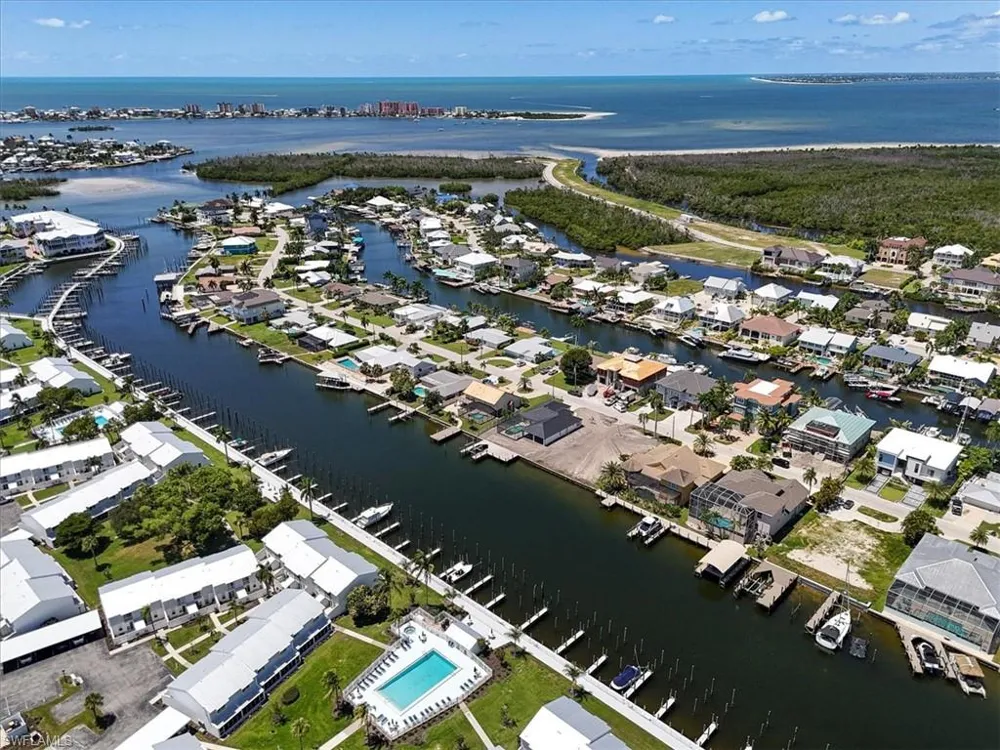 18291 Cutlass Drive Fort Myers Beach, FL 33931