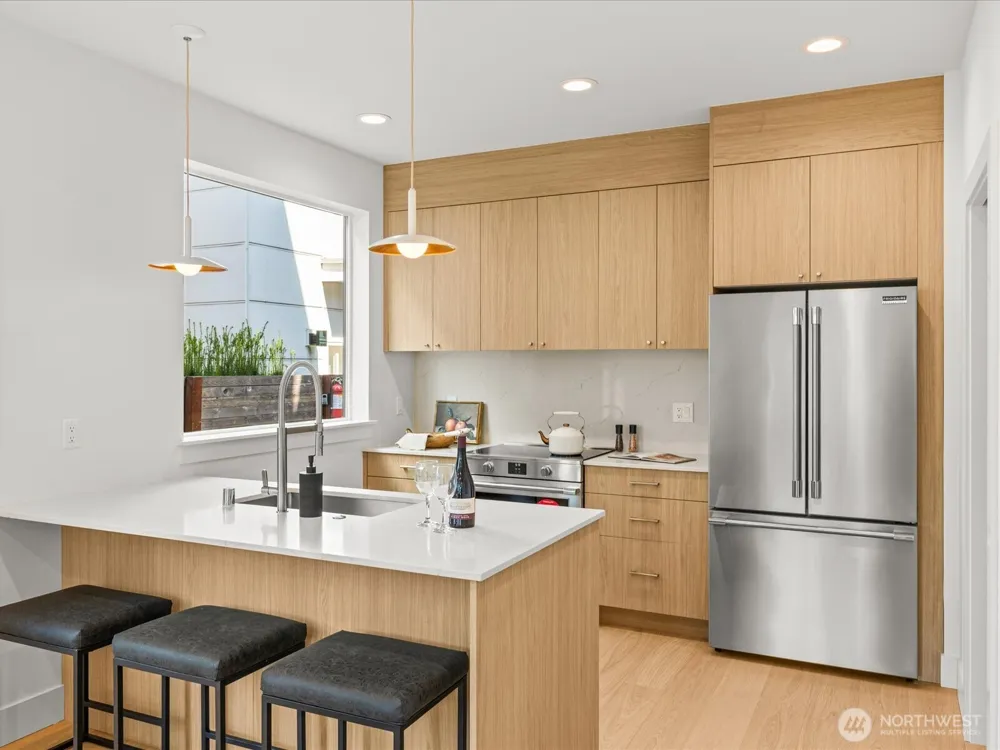 4326 Woodlawn Avenue #B Seattle, WA 98103
