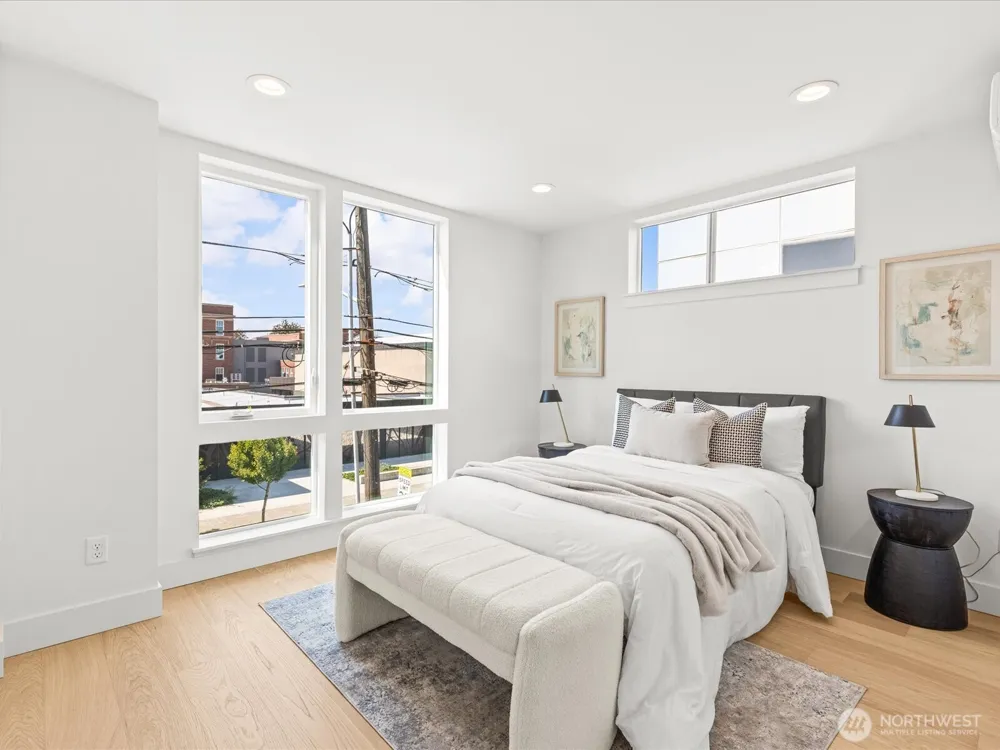 4326 Woodlawn Avenue #B Seattle, WA 98103