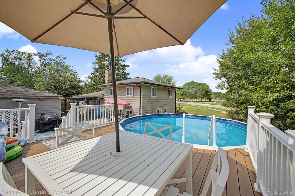 30633 Gladys Avenue Westland City, MI 48185