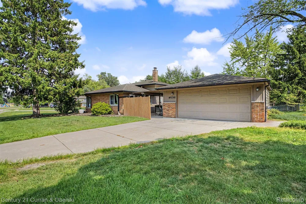 30633 Gladys Avenue Westland City, MI 48185