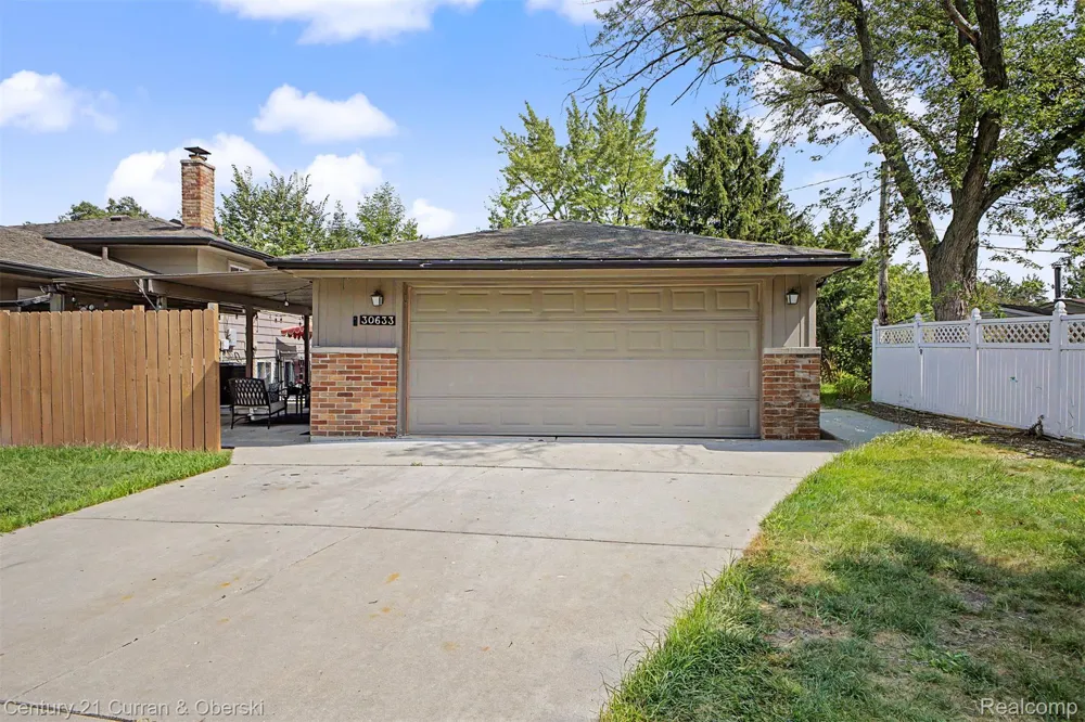 30633 Gladys Avenue Westland City, MI 48185