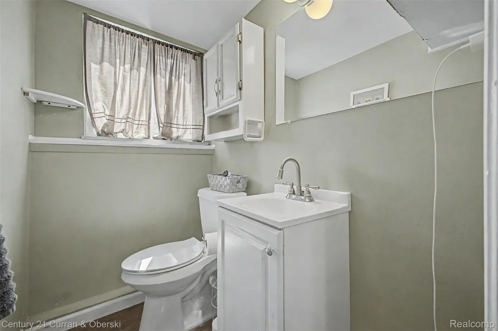 30633 Gladys Avenue Westland City, MI 48185