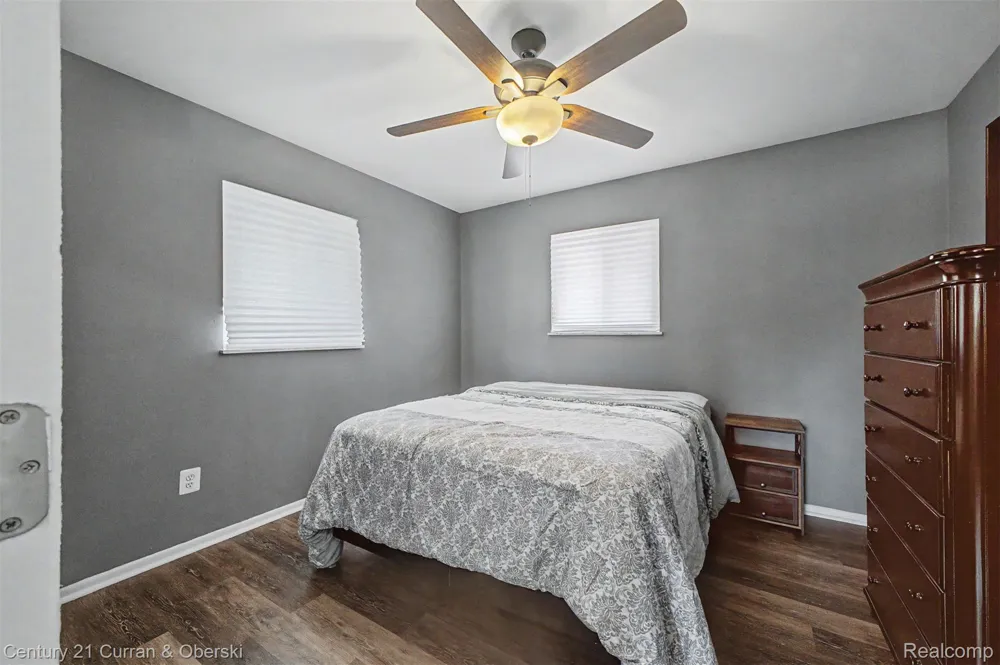 30633 Gladys Avenue Westland City, MI 48185