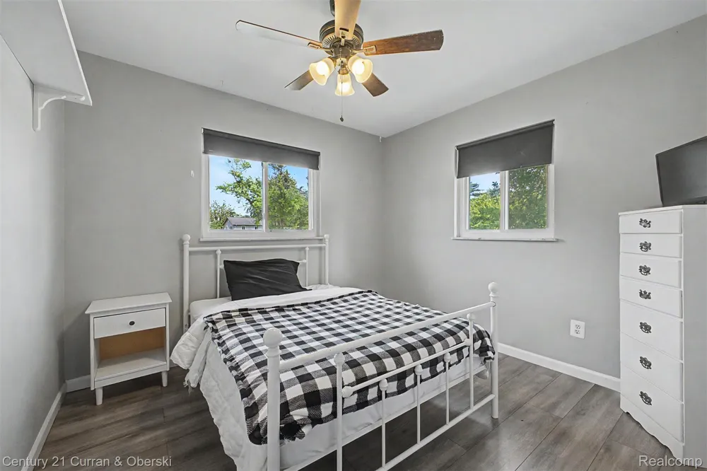 30633 Gladys Avenue Westland City, MI 48185