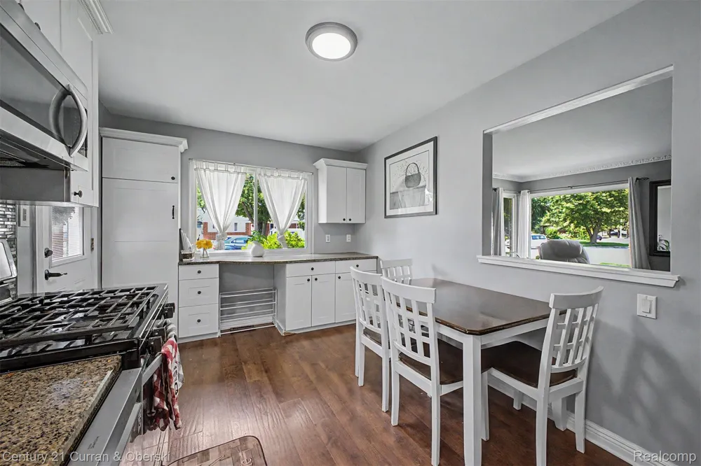 30633 Gladys Avenue Westland City, MI 48185