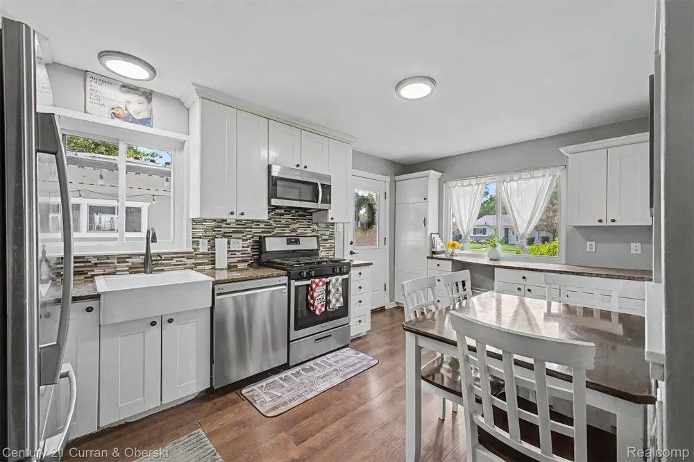 30633 Gladys Avenue Westland City, MI 48185