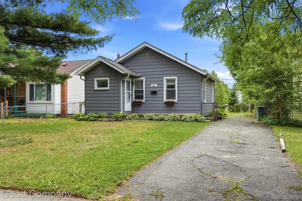 1592 Shevlin Street Ferndale City, MI 48220