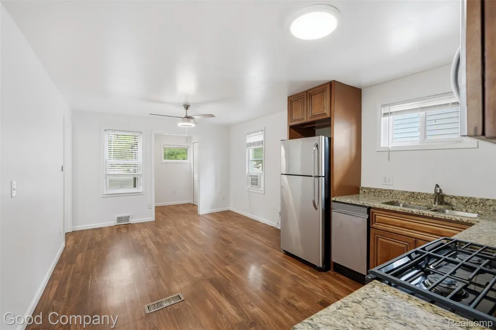 1592 Shevlin Street Ferndale City, MI 48220