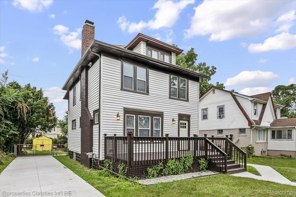 125 Alice Avenue Bloomfield Charter Township, MI 48302