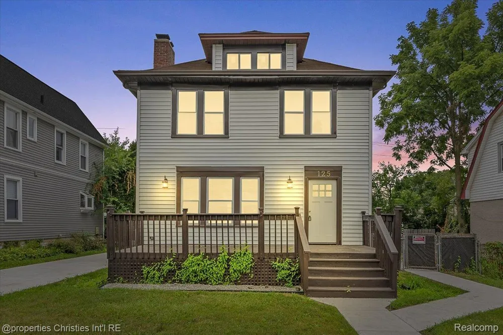 125 Alice Avenue Bloomfield Charter Township, MI 48302