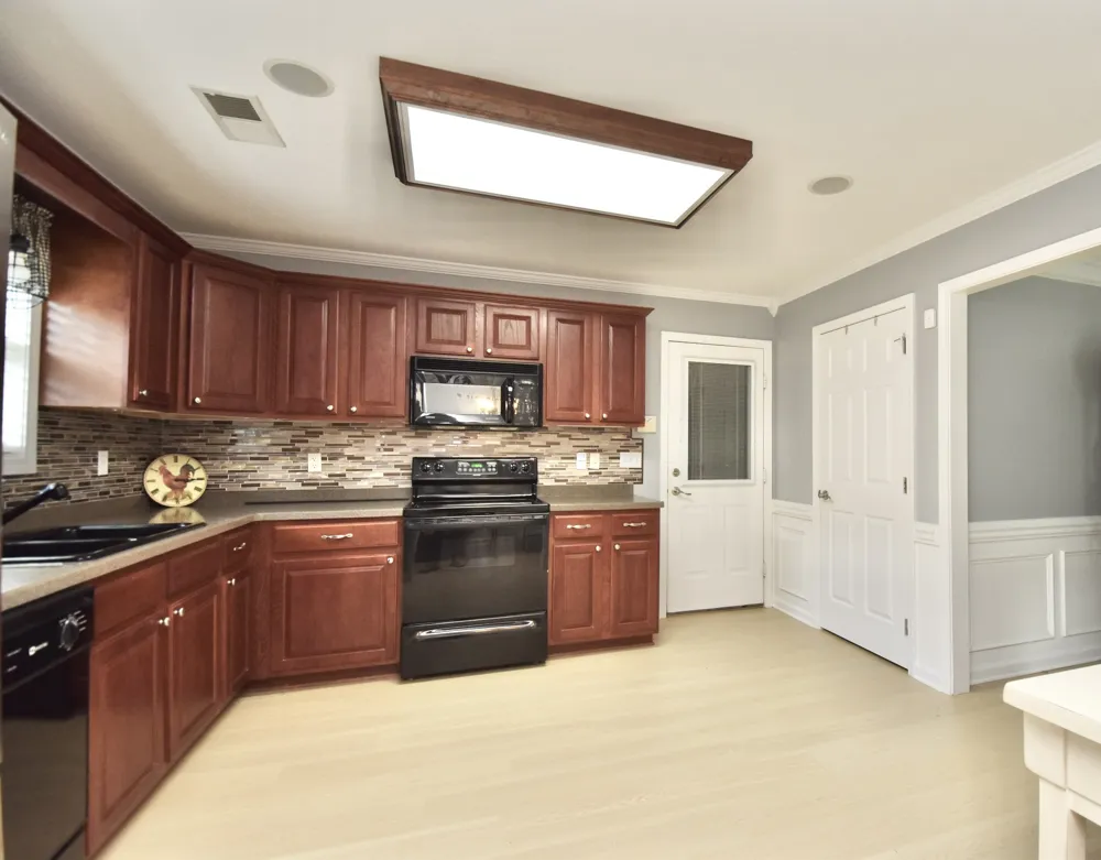 114 Roxbury Dr Jackson, TN 38305