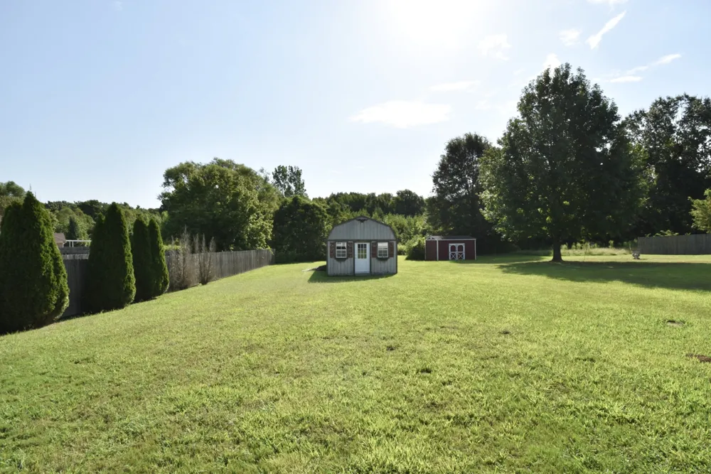 114 Roxbury Dr Jackson, TN 38305