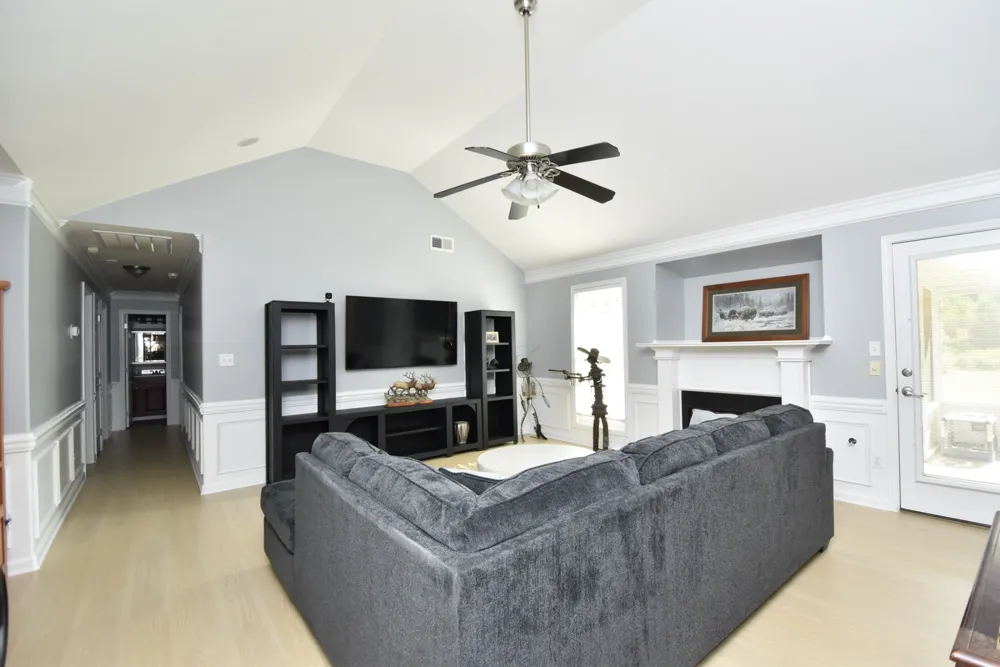 114 Roxbury Dr Jackson, TN 38305