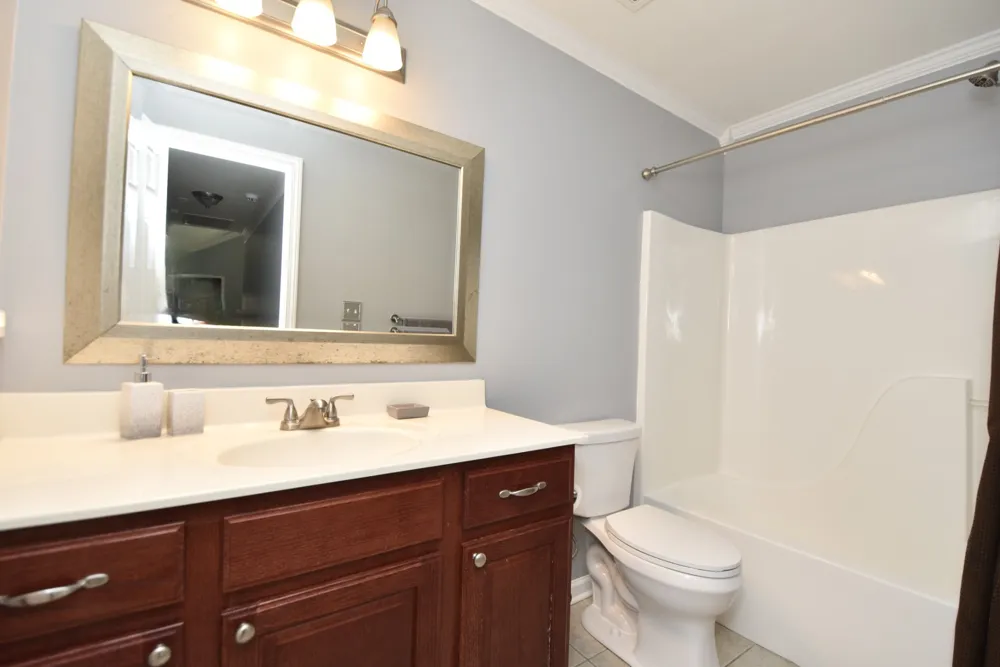 114 Roxbury Dr Jackson, TN 38305