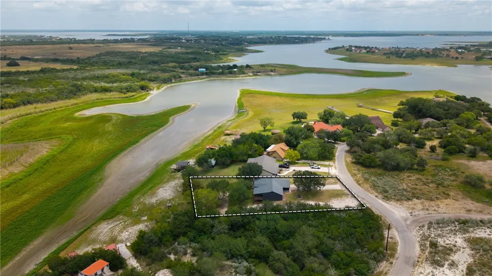 662 County Road 372 Sandia, TX 78383