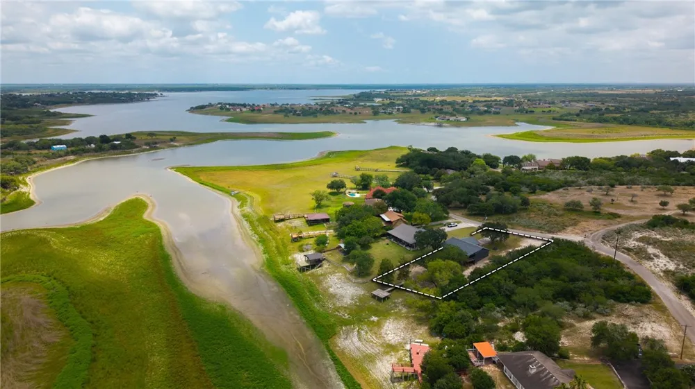 662 County Road 372 Sandia, TX 78383