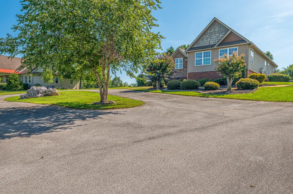7918 Wolftever Drive Ooltewah, TN 37363