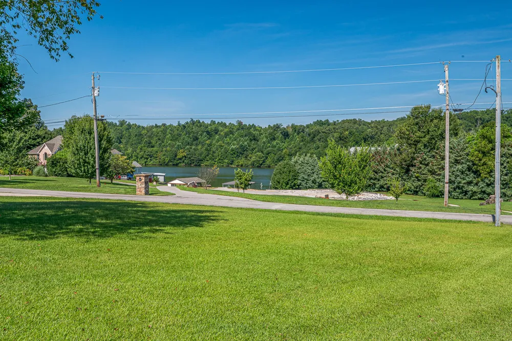7918 Wolftever Drive Ooltewah, TN 37363