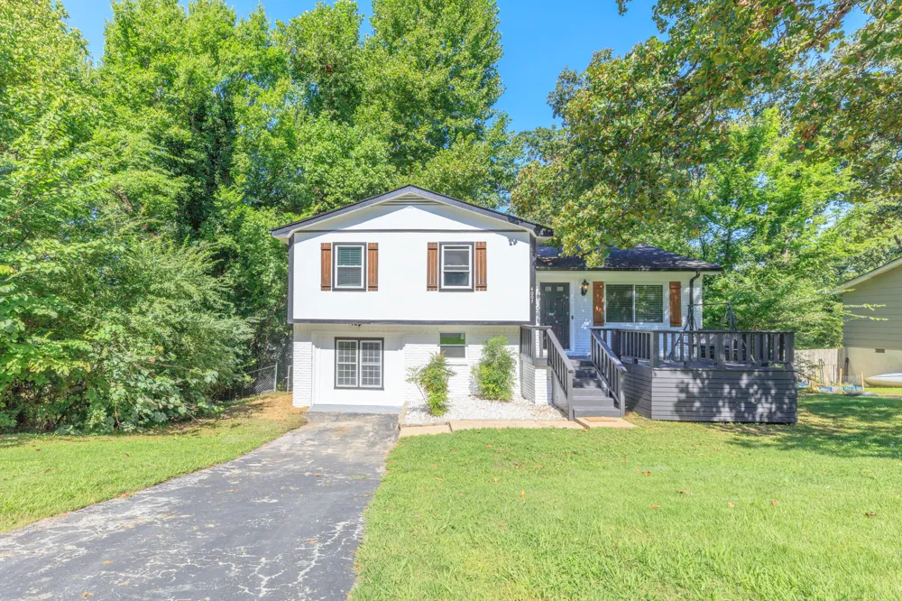 4007 E Freedom Circle Ooltewah, TN 37363