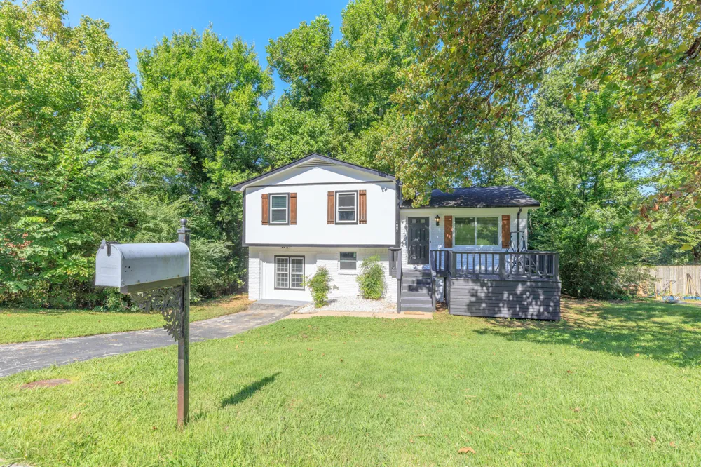 4007 E Freedom Circle Ooltewah, TN 37363