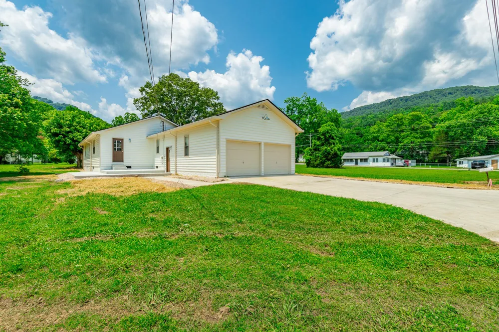 711 2nd Street South Pittsburg, TN 37380